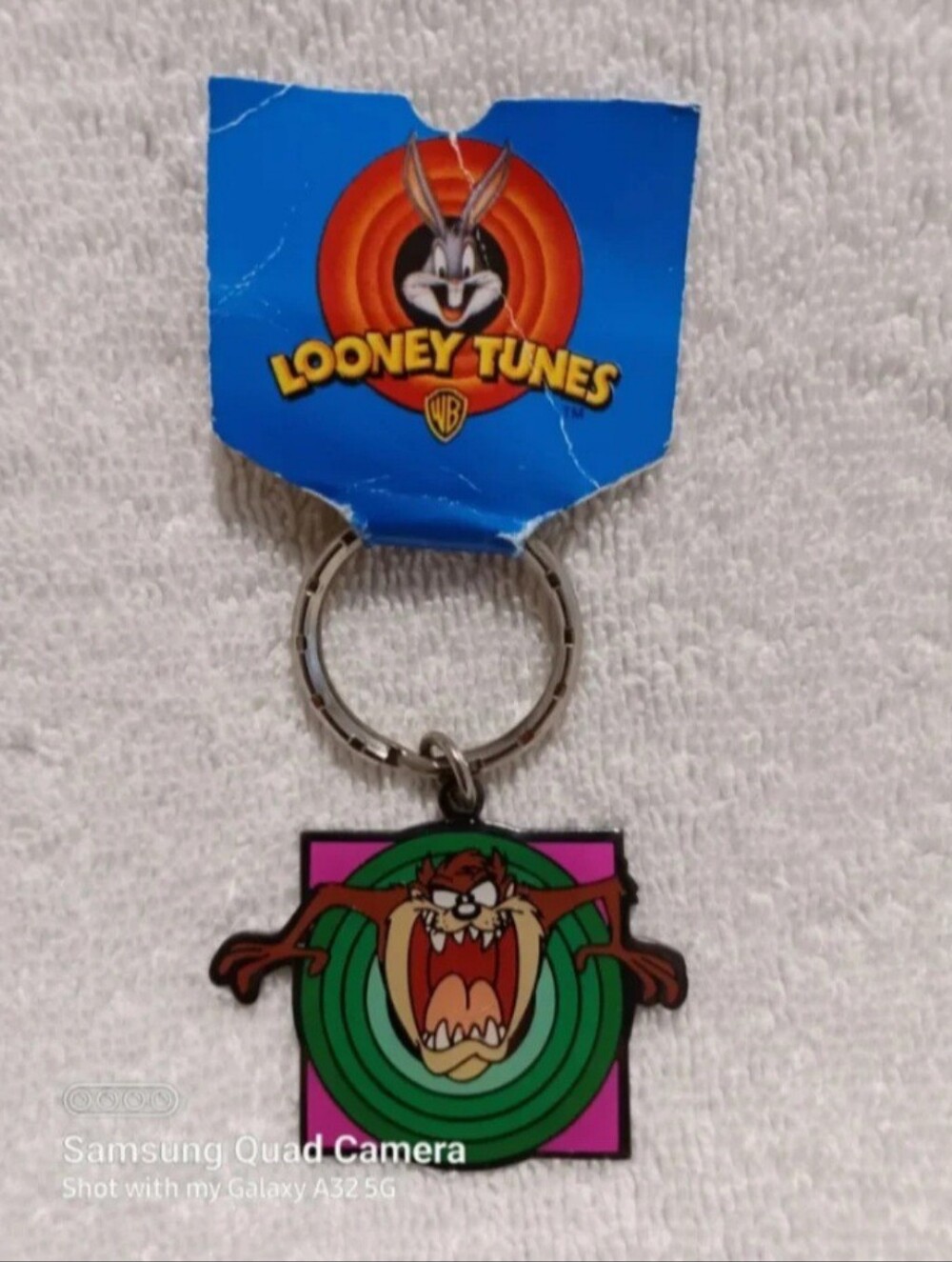 Vintage Looney tunes Tasmanian Devil screaming enamel keyring
